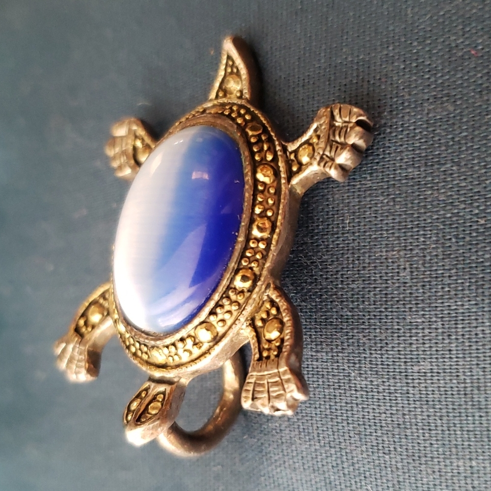 Vintage turtle charm - Picture 2 of 8